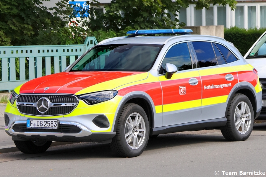 UHF - F-DB2583